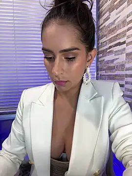 Snapshot of Mau_White chatting on March 13, 2025, 1:54 am Mau White online show from March 13, 2025, 1:54 am