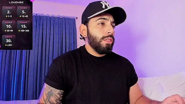 Snapshot of leo_thewolf_ chatting on October 18, 2025, 8:22 pm leo thewolf online show from October 18, 2025, 8:22 pm