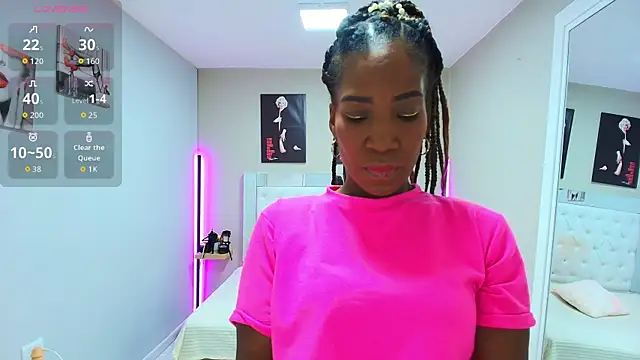 kimmturner online show from November 26, 2025, 12:38 pm