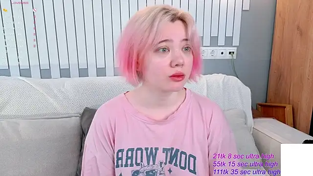   KawaiiYuki   online show from April 24, 2026, 3:52 am