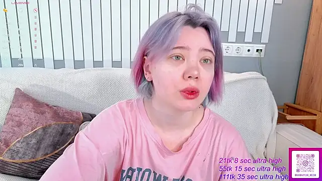   KawaiiYuki   online show from April 25, 2026, 3:31 am