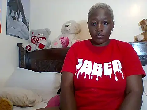 Snapshot of Poisonous_Ivy chatting on February 17, 2026, 9:01 pm Poisonous Ivy online show from February 17, 2026, 9:01 pm