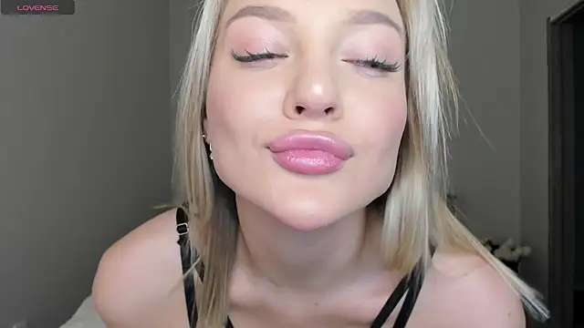 Snapshot of sarahphyllis chatting on November 26, 2025, 7:58 pm sarahphyllis online show from November 26, 2025, 7:58 pm