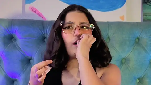 Paola Lyon  online show from March 13, 2026, 6:57 pm