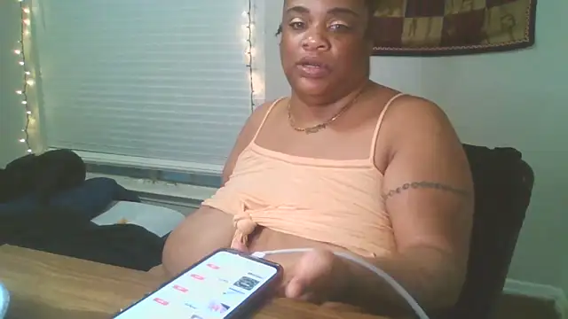 Snapshot of NaughtyHottieBBW chatting on May 15, 2026, 11:25 pm NaughtyHottieBBW online show from May 15, 2026, 11:25 pm