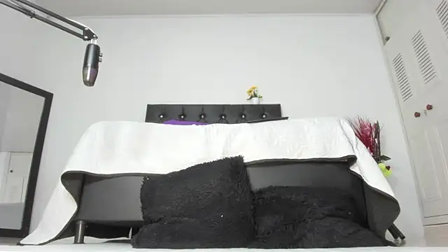 martinaclark online show from April 14, 2026, 3:55 am