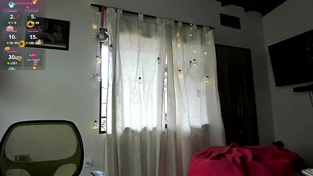 Snapshot of Rainbow_leia chatting on December 21, 2024, 6:44 pm Rainbow leia online show from December 21, 2024, 6:44 pm