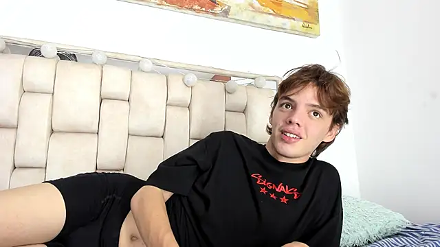 daniel hot03 online show from April 20, 2026, 2:07 pm