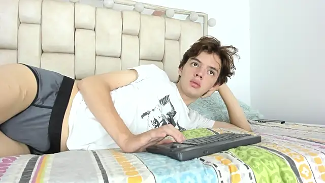 Snapshot of daniel_hot03 chatting on November 27, 2025, 1:44 pm daniel hot03 online show from November 27, 2025, 1:44 pm