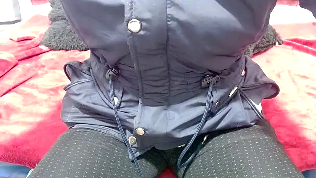 nadescomthxx online show from February 18, 2025, 1:33 pm