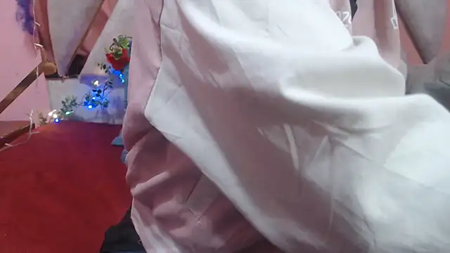 nadescomthxx online show from October 17, 2025, 2:30 pm