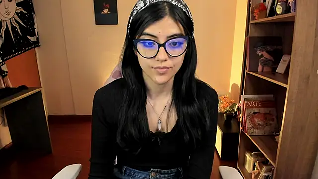 valerie  skyy online show from February 25, 2025, 1:09 am