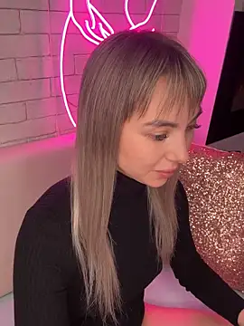 Snapshot of MiaMinx chatting on December 28, 2024, 2:22 am MiaMinx online show from December 28, 2024, 2:22 am