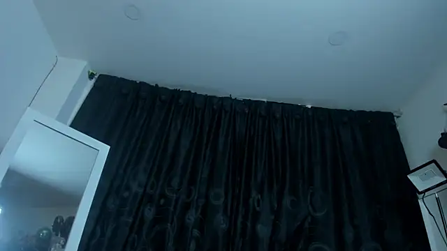 Kizzuky online show from December 2, 2025, 11:17 pm