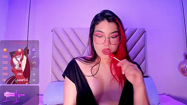 EmmaSwift  online show from June 16, 2026, 12:32 am