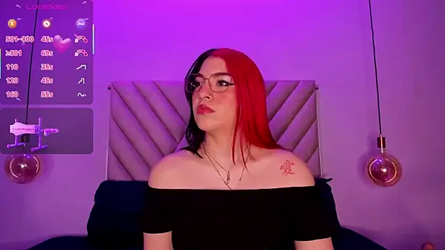 EmmaSwift  online show from September 9, 2025, 1:49 am