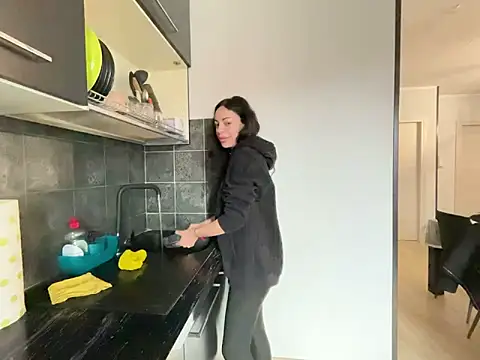 Chloe Ricci online show from February 19, 2026, 9:50 am