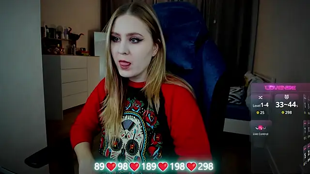 Olivia Munk online show from October 29, 2025, 4:22 am