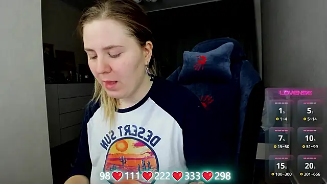 Olivia Munk online show from March 12, 2026, 3:56 am