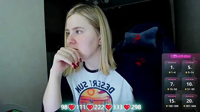 Olivia Munk online show from April 10, 2026, 3:57 am