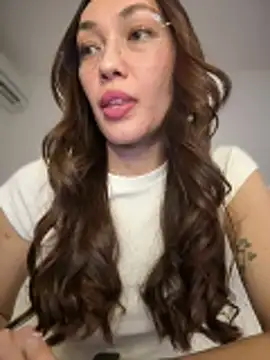 MichelleFerry  online show from May 2, 2026, 5:56 am