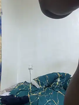 sweet1111 online show from November 9, 2025, 10:47 pm