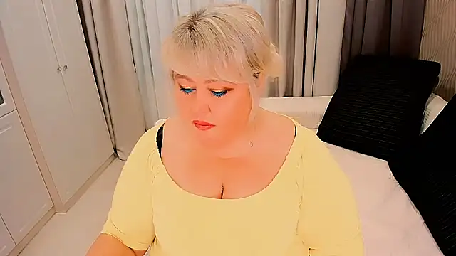 BIGTITSBBW online show from November 18, 2025, 7:39 pm