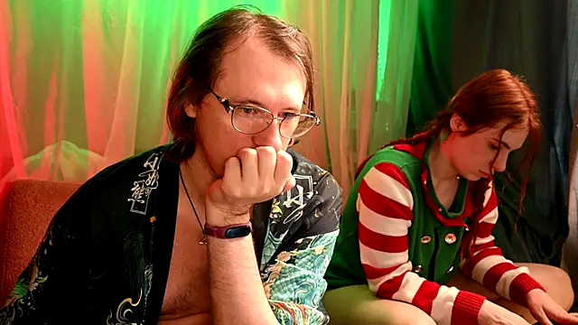 Claudia and elon  online show from December 20, 2025, 8:39 am