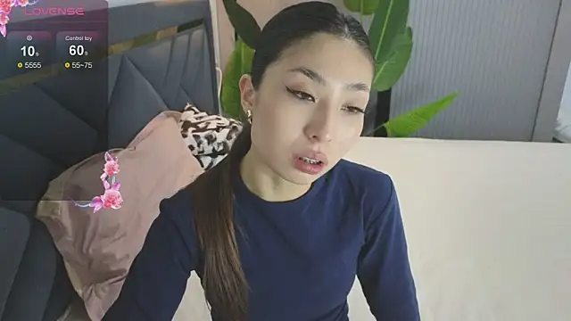 Snapshot of TrishaRey chatting on November 26, 2025, 5:18 am TrishaRey online show from November 26, 2025, 5:18 am