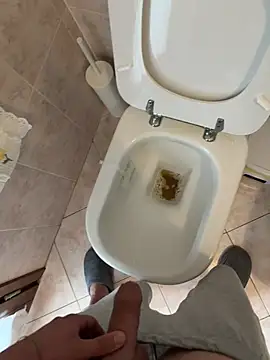 giovanni5281 online show from April 15, 2026, 7:25 am