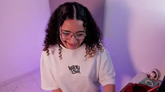 DAHLIA BROWNIE online show from March 13, 2025, 4:49 am