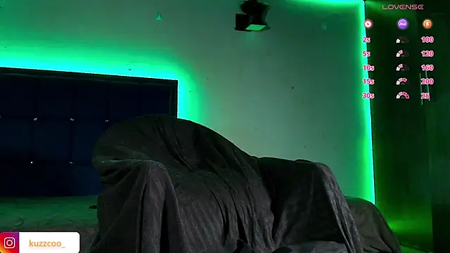 Snapshot of kuzzcoo chatting on December 13, 2025, 8:04 pm kuzzcoo online show from December 13, 2025, 8:04 pm