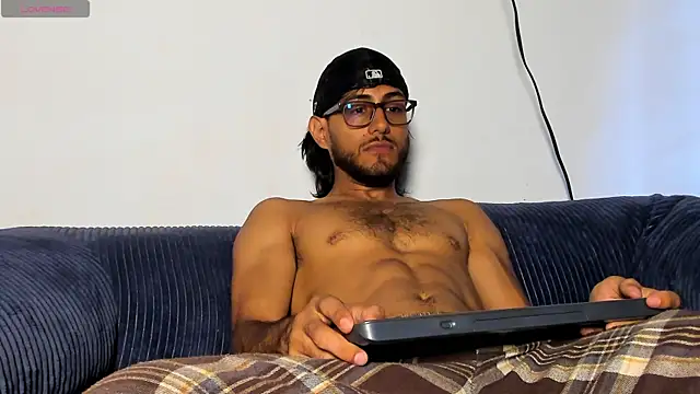 kuzzcoo online show from June 18, 2026, 3:06 pm