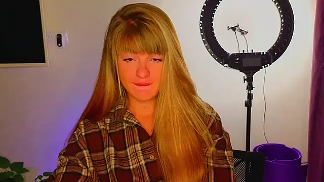  comefeelme  online show from December 14, 2025, 3:35 am