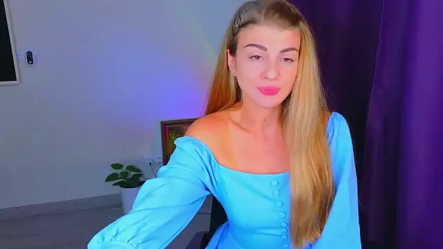  comefeelme  online show from November 10, 2025, 5:40 pm