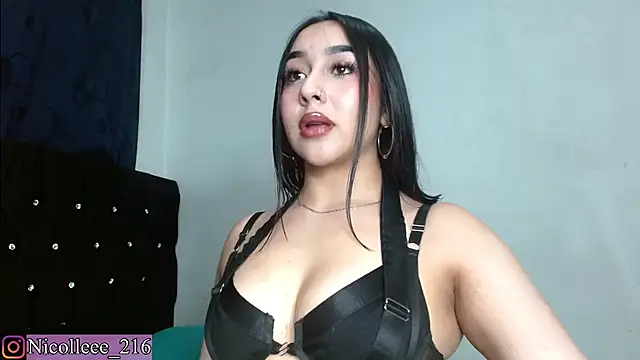 Snapshot of Ni_colle chatting on October 14, 2025, 5:57 pm Ni colle online show from October 14, 2025, 5:57 pm