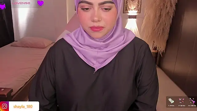 Snapshot of shayla_18 chatting on December 2, 2025, 7:15 pm shayla 18 online show from December 2, 2025, 7:15 pm