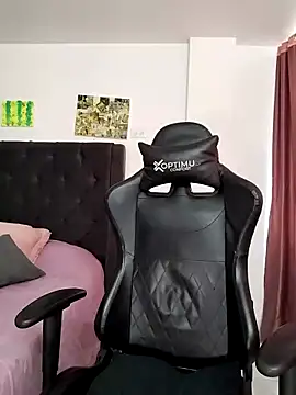 Fleurmeyer79 online show from April 21, 2026, 3:29 pm