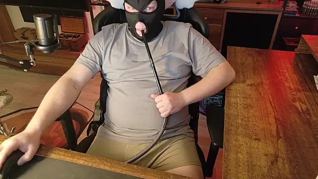 sweetsmile93 online show from December 16, 2025, 3:27 pm