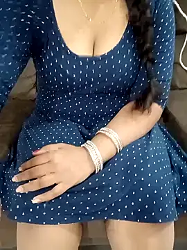 Mounika25 online show from November 7, 2025, 9:14 am