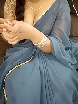 Mounika25 online show from November 12, 2025, 8:40 am