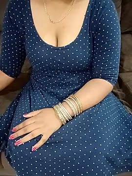 Mounika25 online show from November 11, 2025, 8:53 am