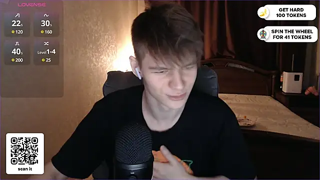 Snapshot of dantebigboi300 chatting on February 10, 2025, 6:13 pm dantebigboi300 online show from February 10, 2025, 6:13 pm