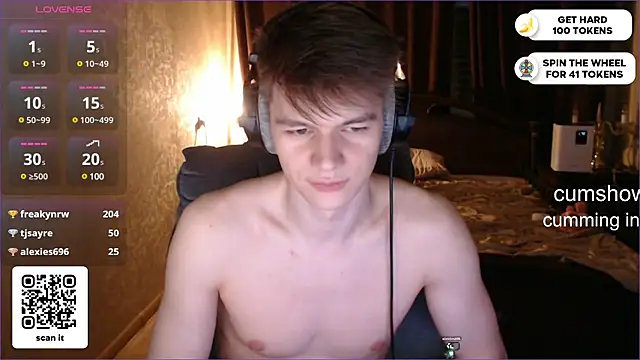 Snapshot of dantebigboi300 chatting on February 4, 2025, 8:49 pm dantebigboi300 online show from February 4, 2025, 8:49 pm