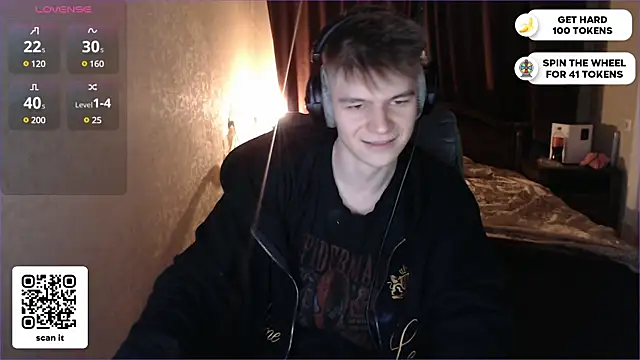 Snapshot of dantebigboi300 chatting on February 13, 2025, 6:15 pm dantebigboi300 online show from February 13, 2025, 6:15 pm