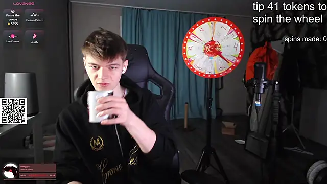 Snapshot of dantebigboi300 chatting on October 12, 2025, 1:34 pm dantebigboi300 online show from October 12, 2025, 1:34 pm