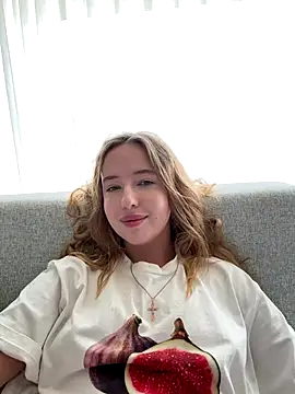 Snapshot of Nura_n_Sarah chatting on December 4, 2025, 5:50 am Nura n Sarah online show from December 4, 2025, 5:50 am