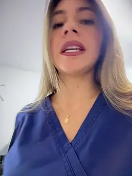 alicee16 online show from June 5, 2026, 4:02 pm