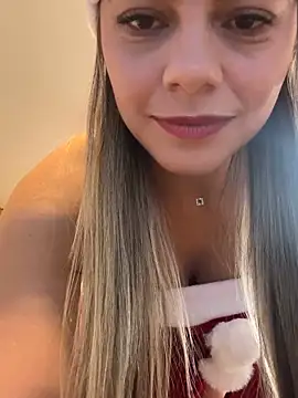 alicee16 online show from December 5, 2025, 8:06 pm