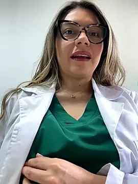 alicee16 online show from November 1, 2025, 3:50 pm